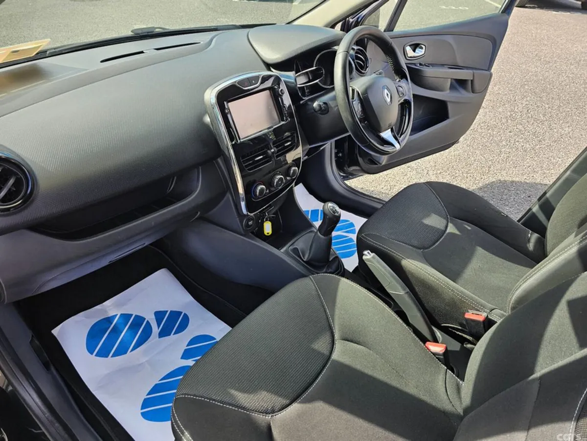 Renault Clio Hatchback, Petrol, 2015, Black
