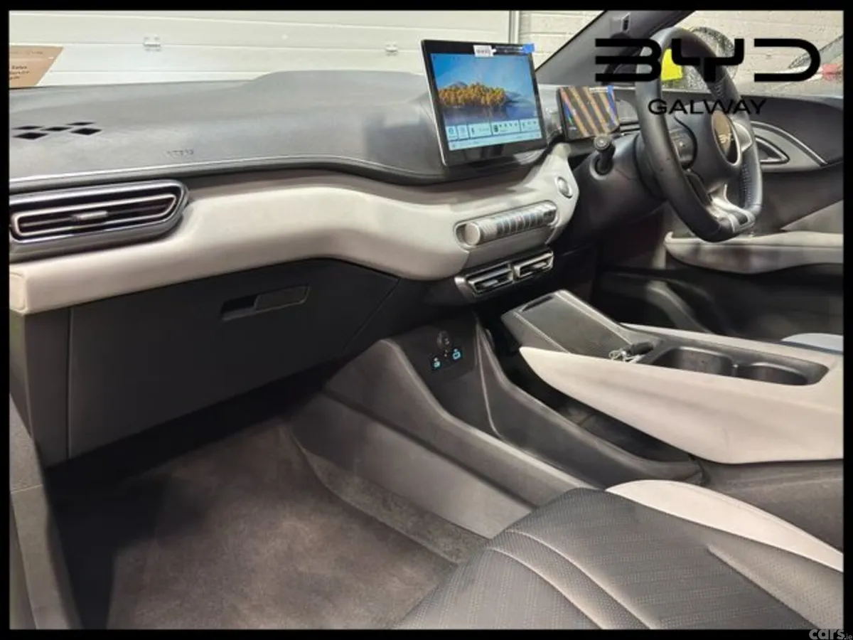 BYD DOLPHIN SURF Hatchback, Electric, 2026, Green