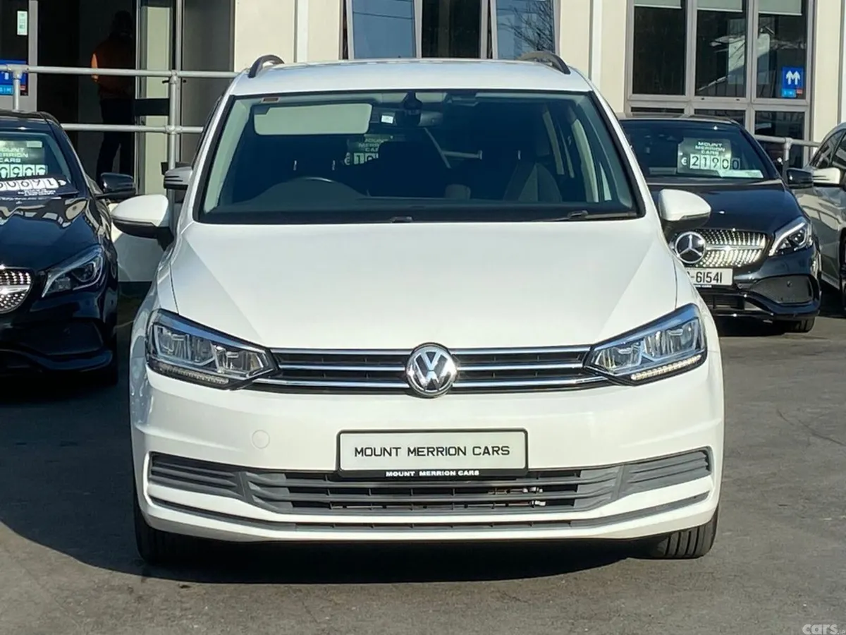 Volkswagen Touran MPV, Petrol, 2016, White