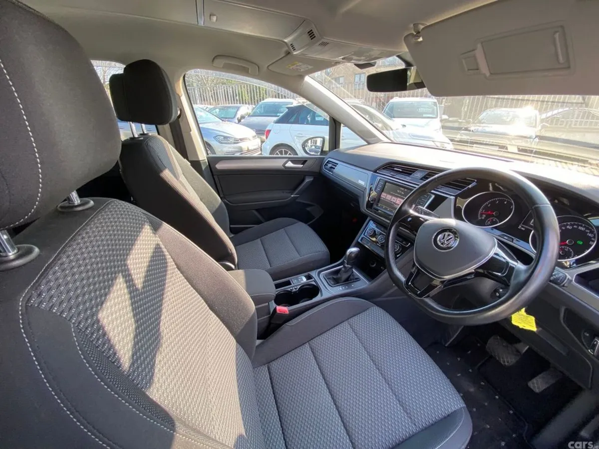 Volkswagen Touran MPV, Petrol, 2016, White