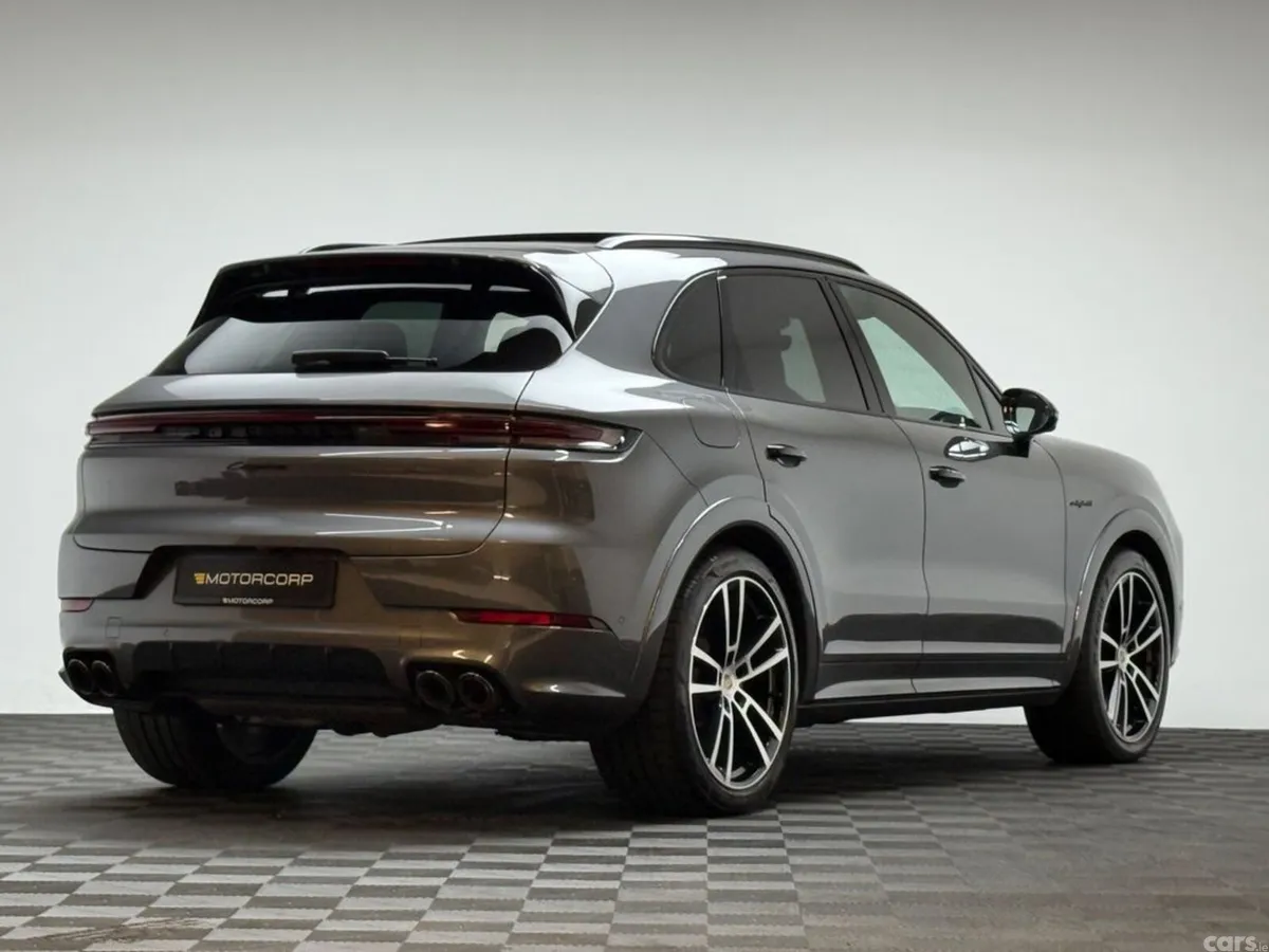 Porsche Cayenne SUV, Petrol Plug-in Hybrid, 2025, Grey