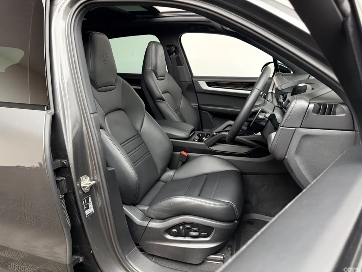 Porsche Cayenne SUV, Petrol Plug-in Hybrid, 2025, Grey