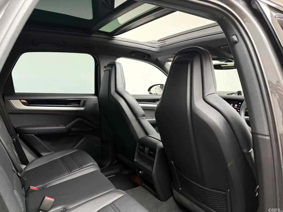 Porsche Cayenne SUV, Petrol Plug-in Hybrid, 2025, Grey