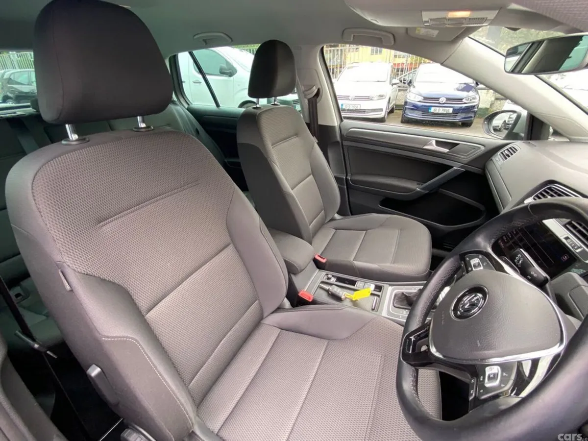 Volkswagen Golf Hatchback, Petrol, 2019, Silver