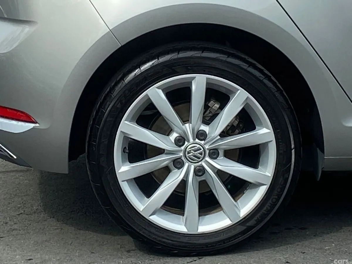 Volkswagen Golf Hatchback, Petrol, 2019, Silver