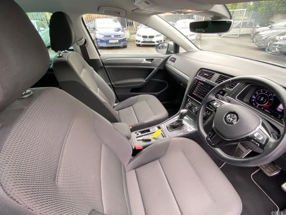 Volkswagen Golf Hatchback, Petrol, 2019, Silver