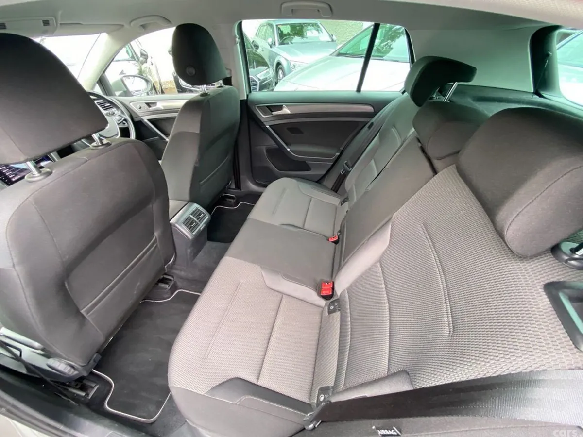 Volkswagen Golf Hatchback, Petrol, 2019, Silver