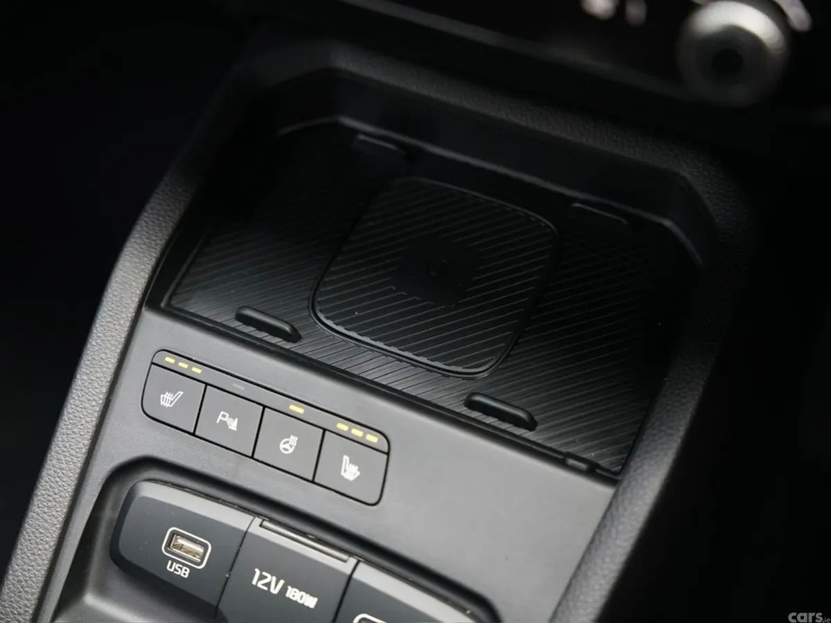 Kia Stonic Hatchback, Petrol, 2027, Red