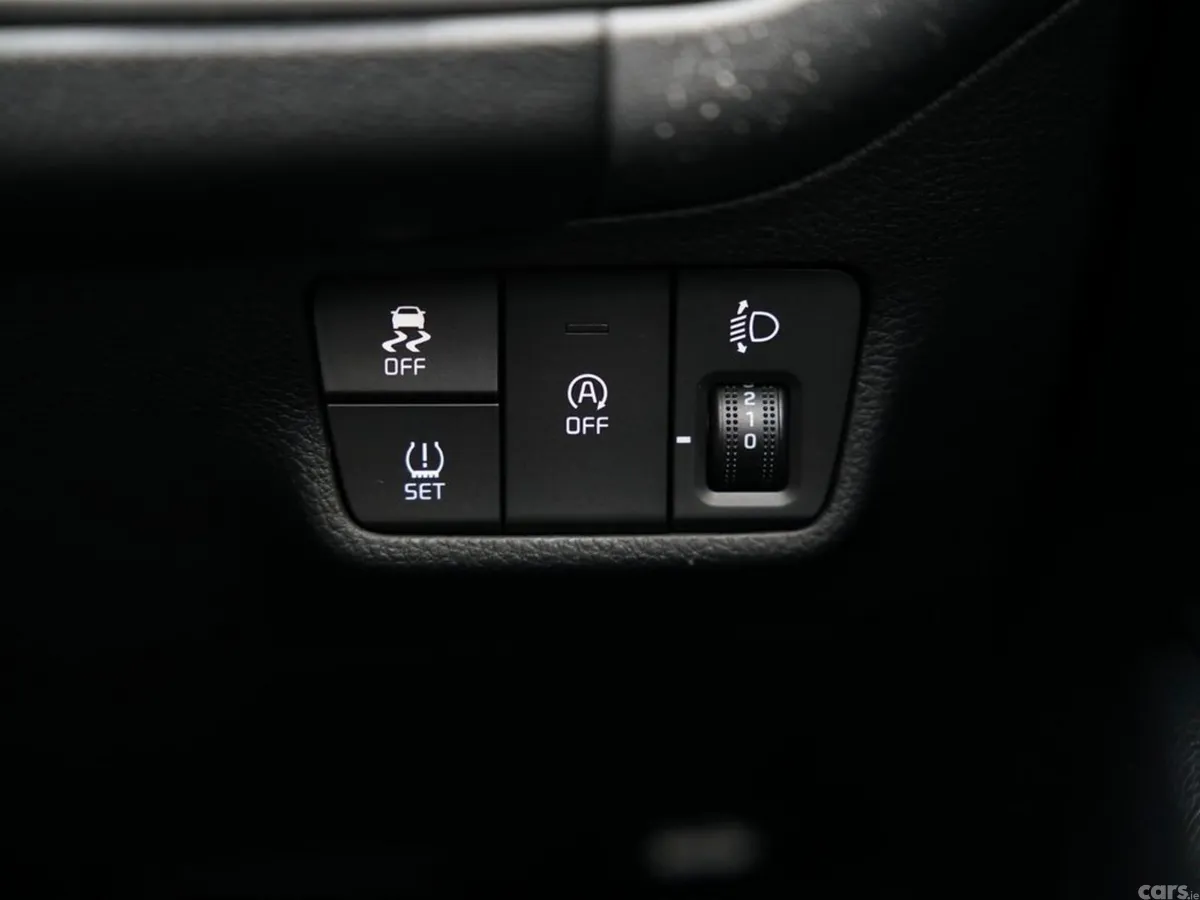 Kia Stonic Hatchback, Petrol, 2027, Red