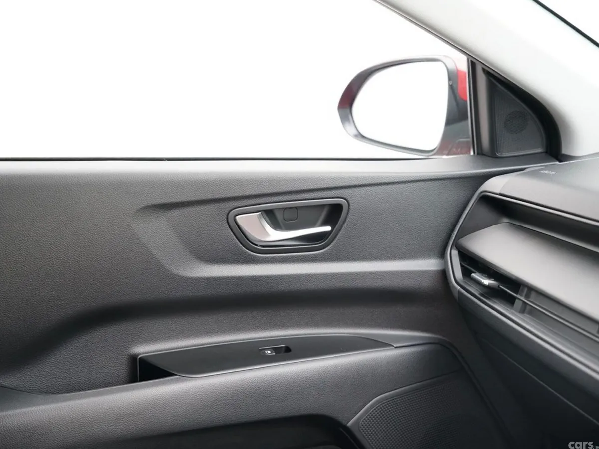 Kia Stonic Hatchback, Petrol, 2027, Red