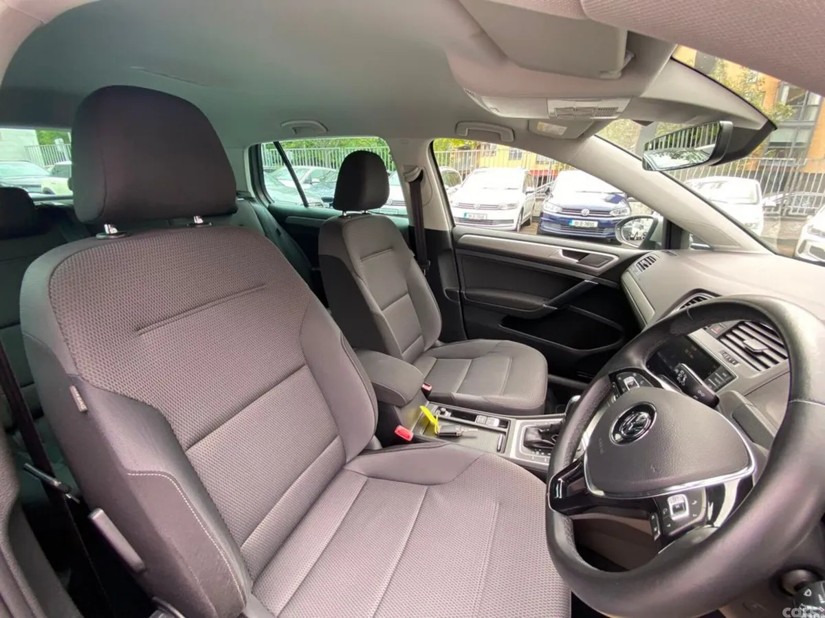 Volkswagen Golf Hatchback, Petrol, 2017, Silver