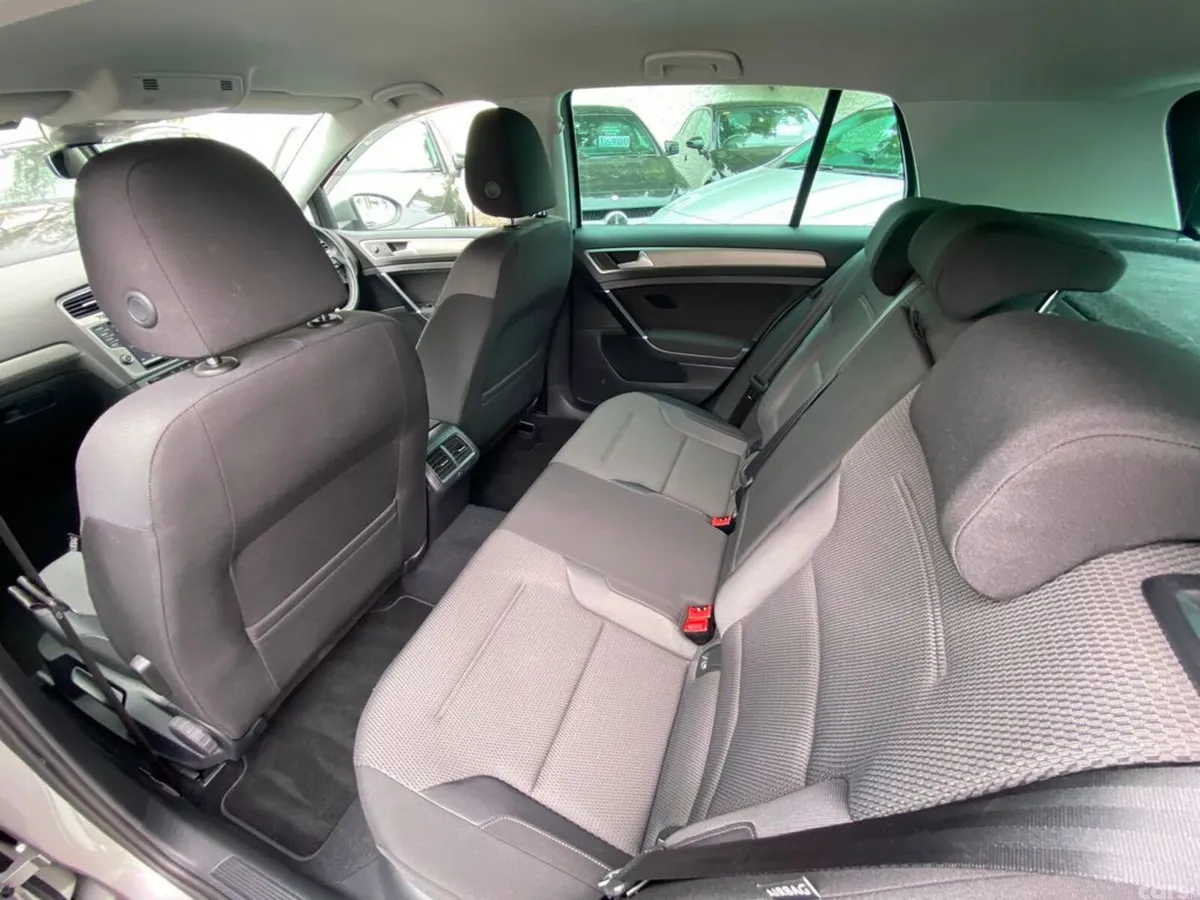 Volkswagen Golf Hatchback, Petrol, 2017, Silver