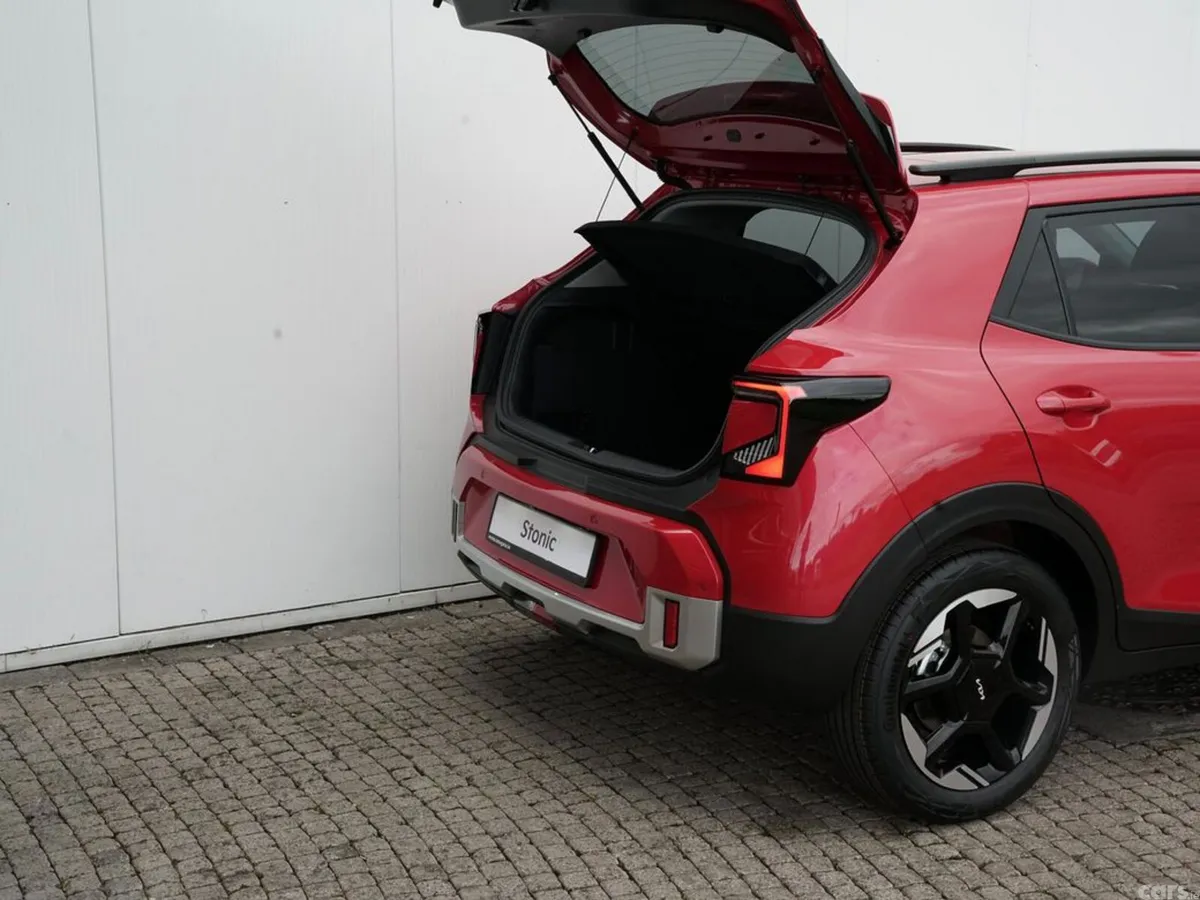 Kia Stonic Hatchback, Petrol, 2027, Red