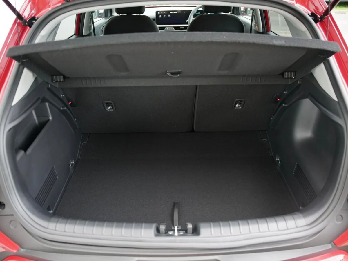 Kia Stonic Hatchback, Petrol, 2027, Red
