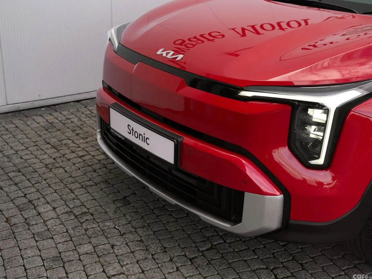 Kia Stonic Hatchback, Petrol, 2027, Red