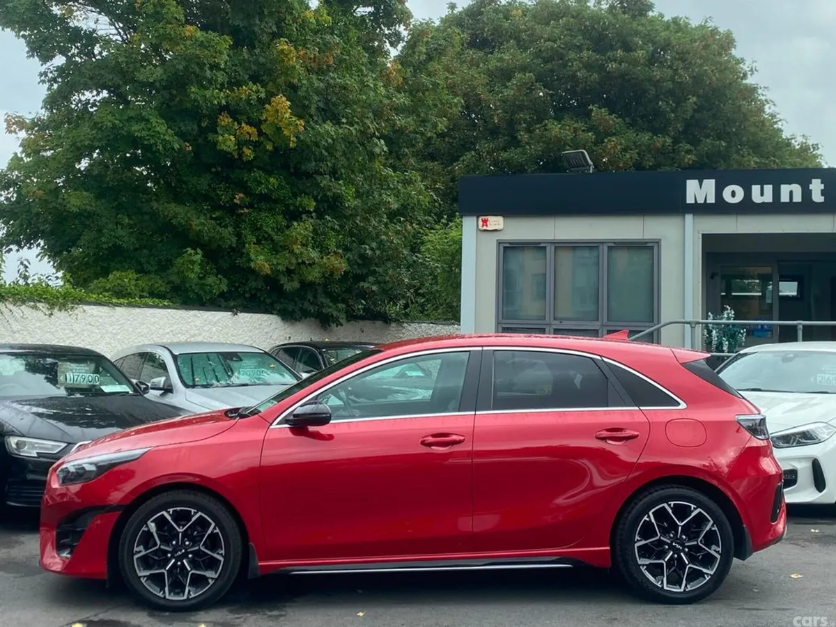 Kia Ceed Hatchback, Diesel, 2023, Red