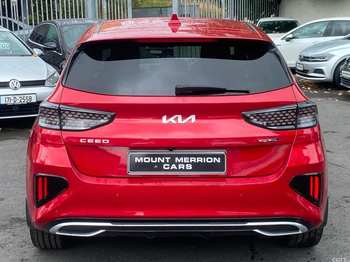 Kia Ceed Hatchback, Diesel, 2023, Red