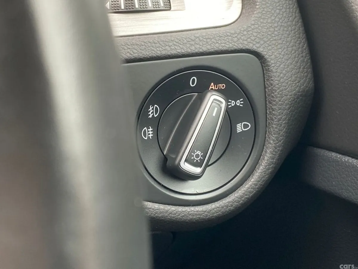 Volkswagen Golf Hatchback, Petrol, 2017, Silver