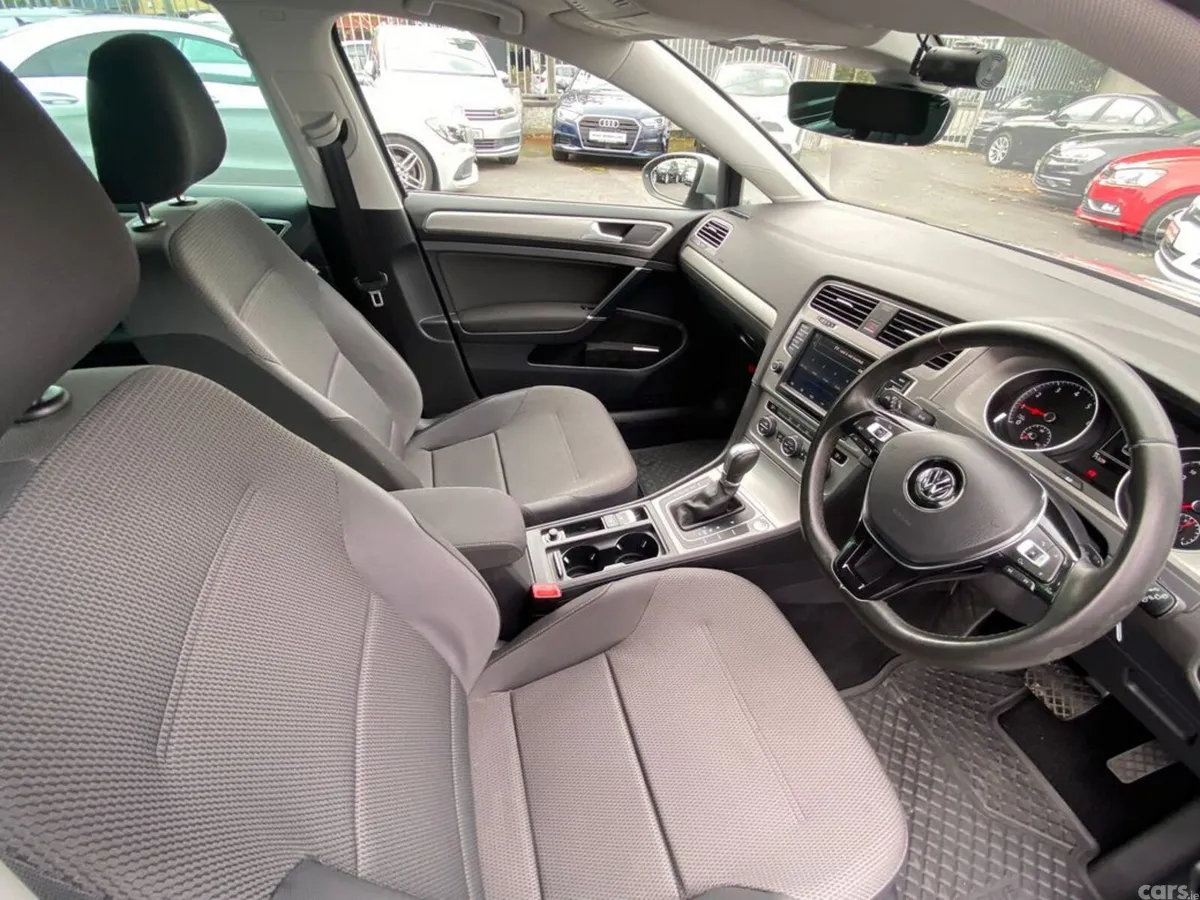 Volkswagen Golf Hatchback, Petrol, 2017, Silver