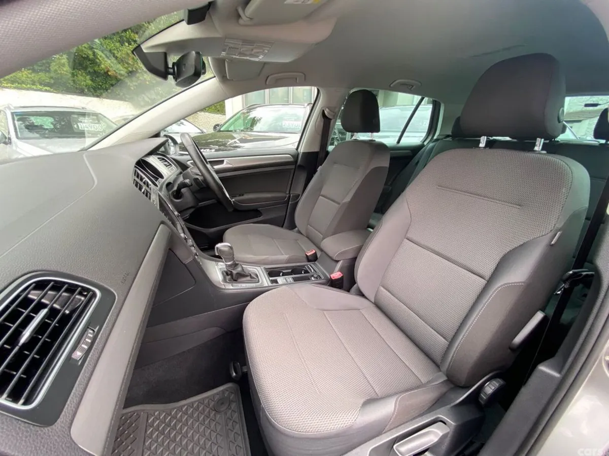 Volkswagen Golf Hatchback, Petrol, 2017, Silver