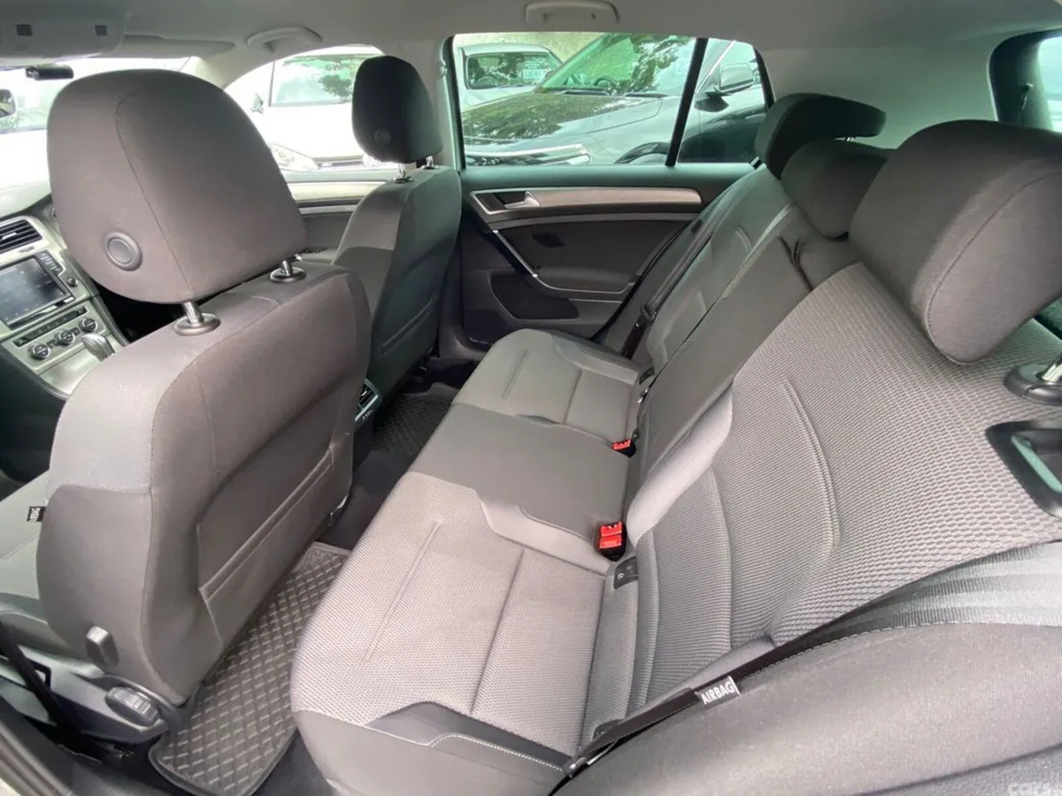 Volkswagen Golf Hatchback, Petrol, 2017, Silver
