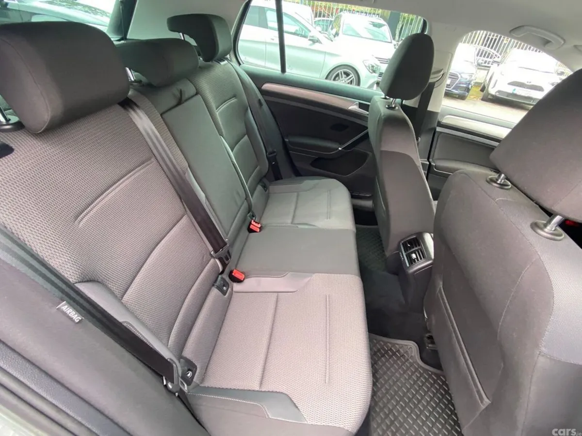Volkswagen Golf Hatchback, Petrol, 2017, Silver