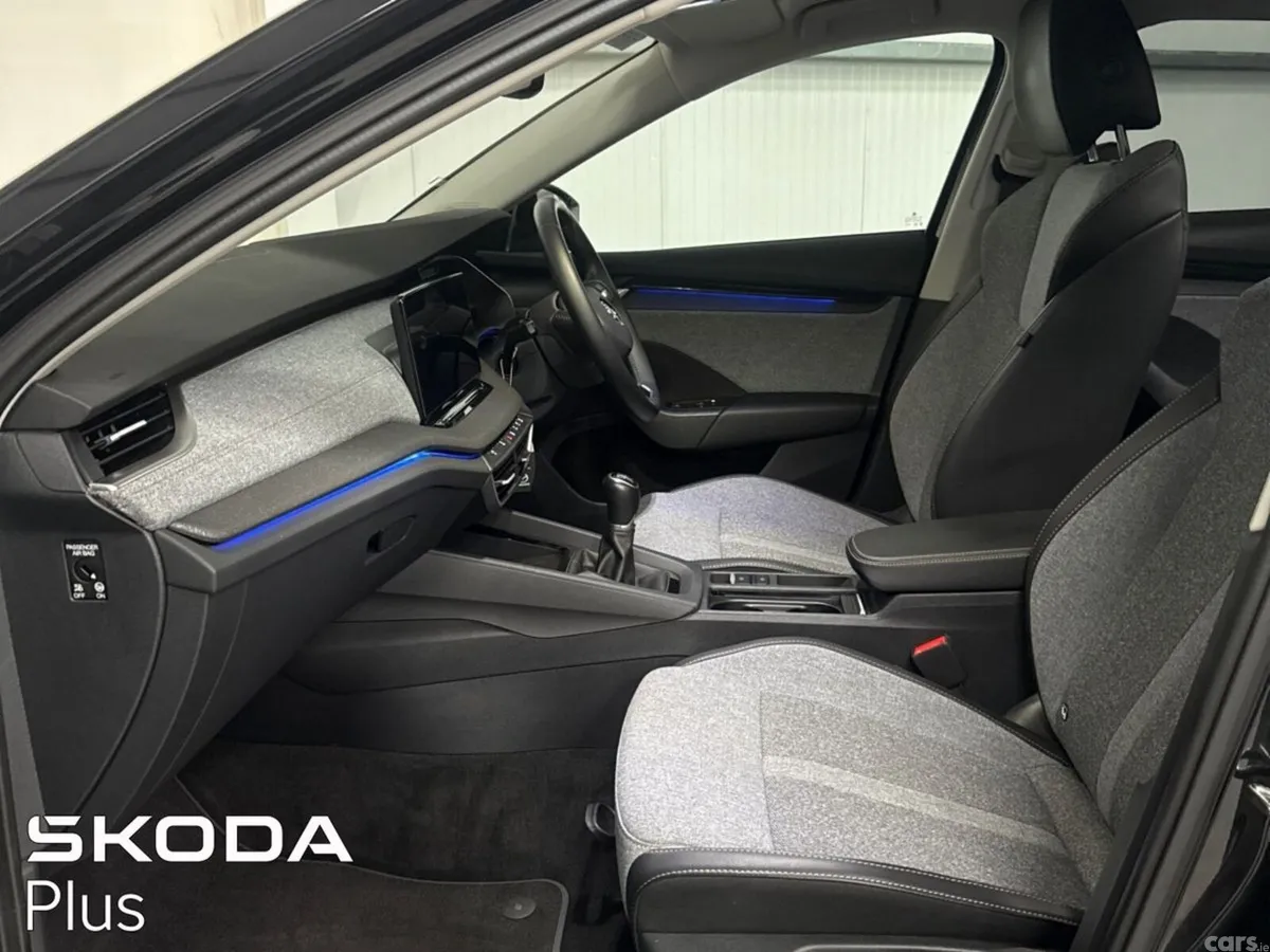 Skoda Octavia Saloon, Diesel, 2025, Black