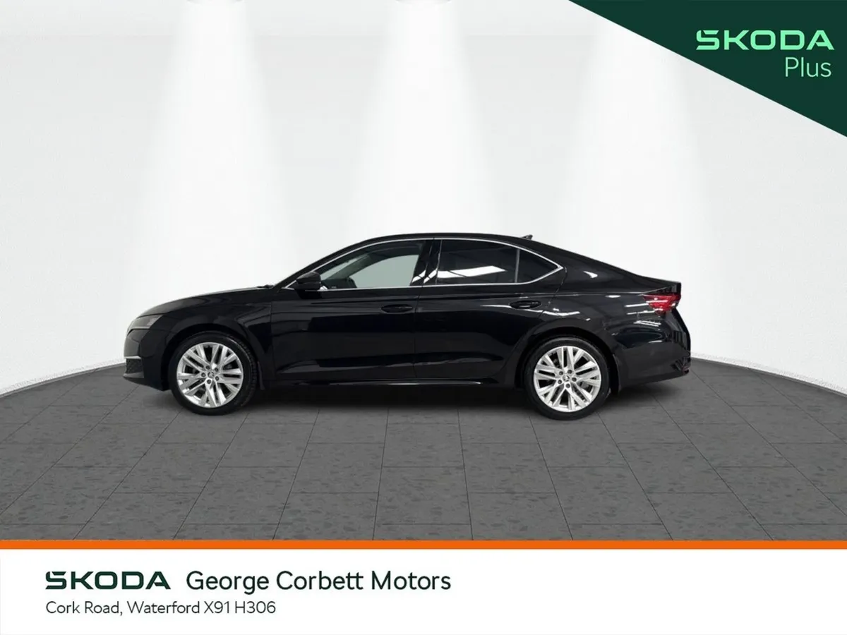 Skoda Octavia Saloon, Diesel, 2025, Black