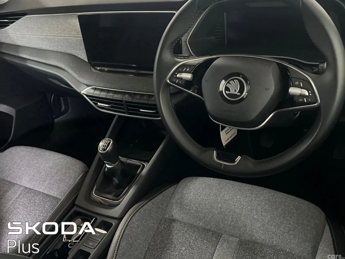 Skoda Octavia Saloon, Diesel, 2025, Black