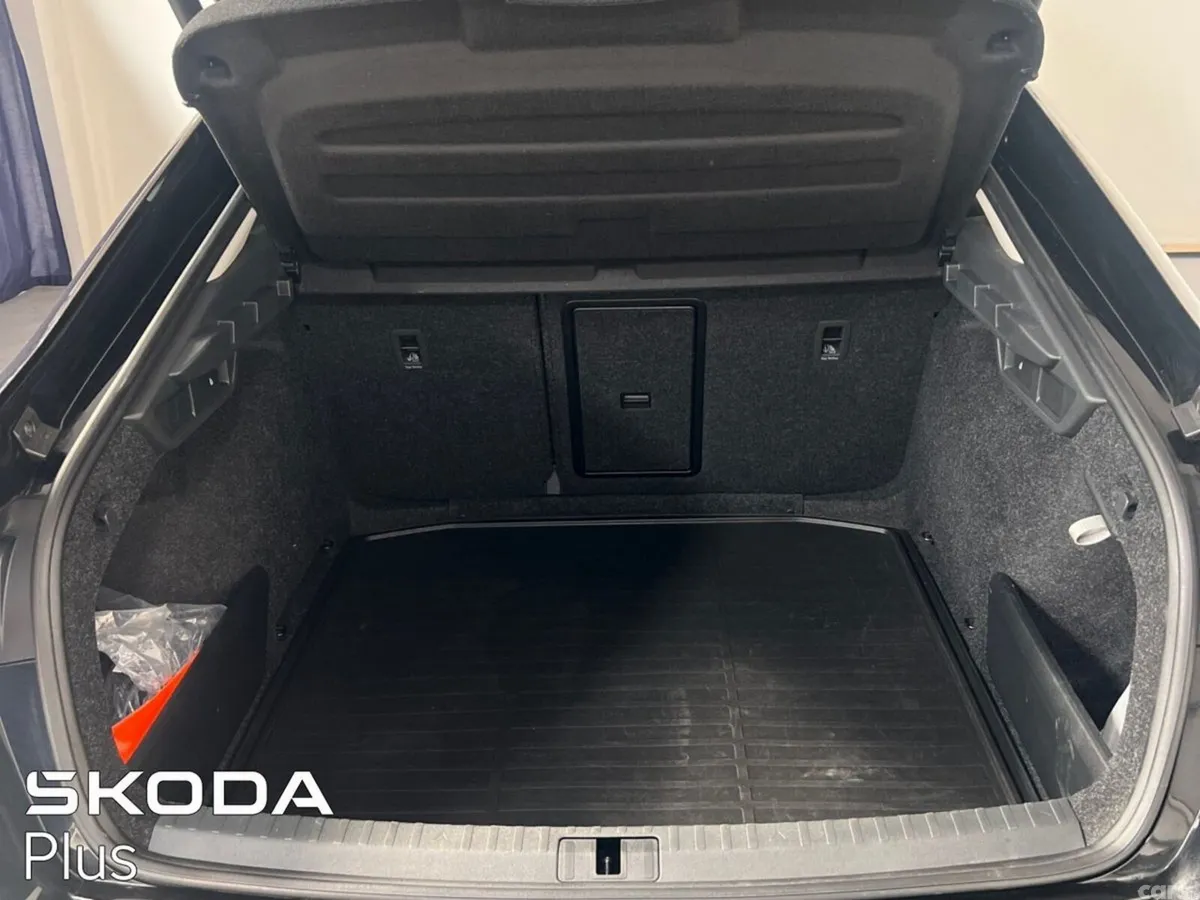 Skoda Octavia Saloon, Diesel, 2025, Black