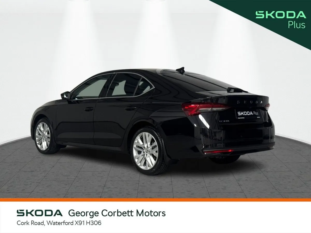 Skoda Octavia Saloon, Diesel, 2025, Black
