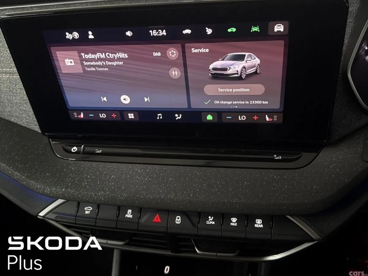 Skoda Octavia Saloon, Diesel, 2025, Black