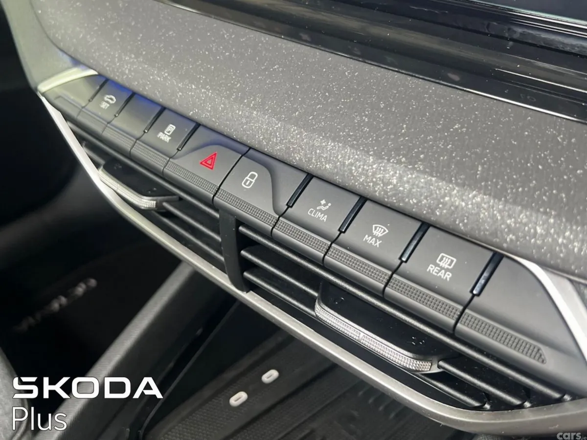 Skoda Octavia Saloon, Diesel, 2025, Black