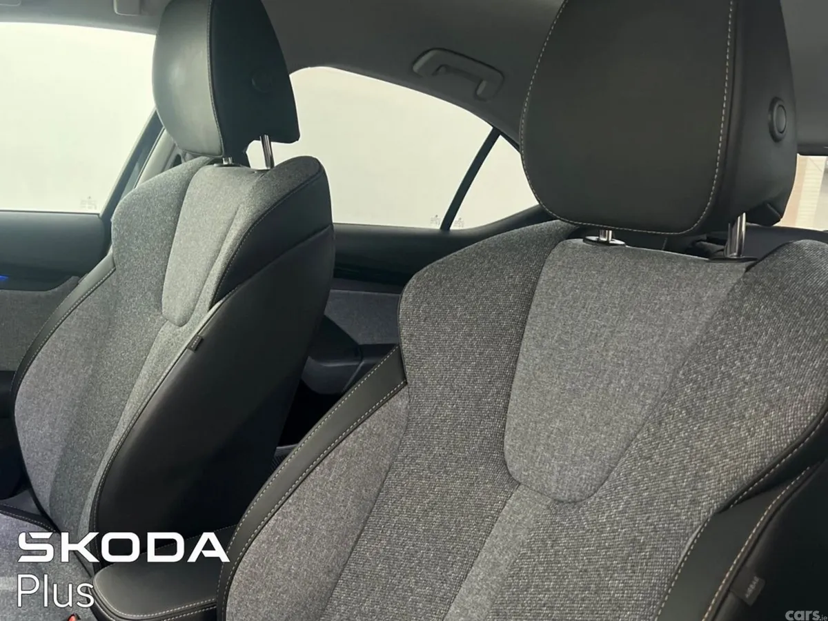 Skoda Octavia Saloon, Diesel, 2025, Black
