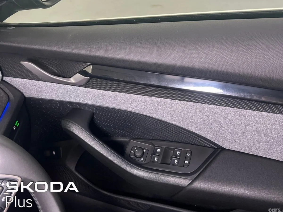 Skoda Octavia Saloon, Diesel, 2025, Black