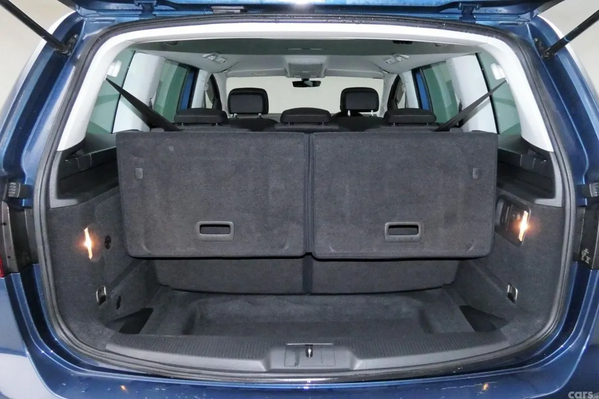 Volkswagen Sharan MPV, Petrol, 2019, Blue