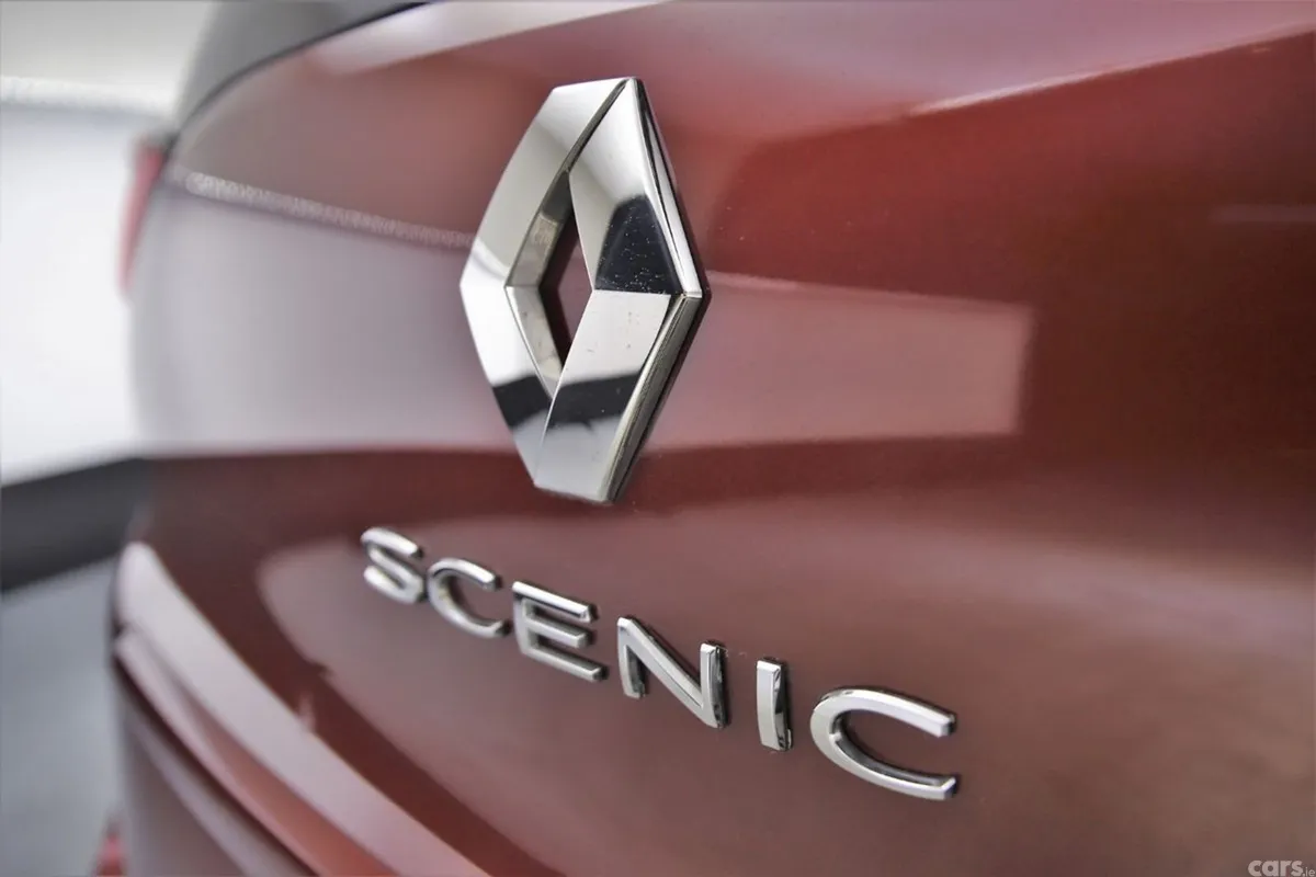 Renault Grand Scenic MPV, Diesel, 2021, Red