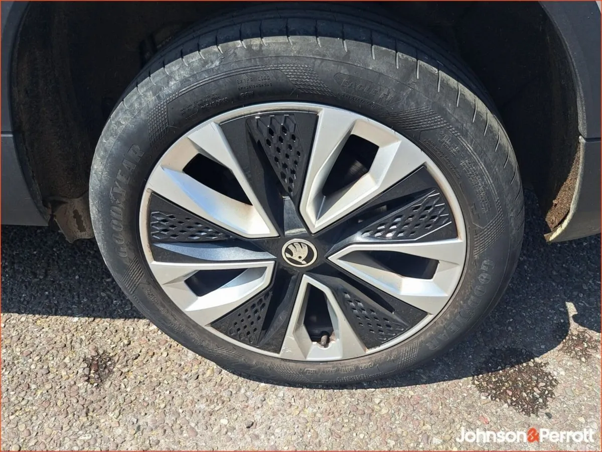Skoda Karoq Estate, Diesel, 2024, Grey