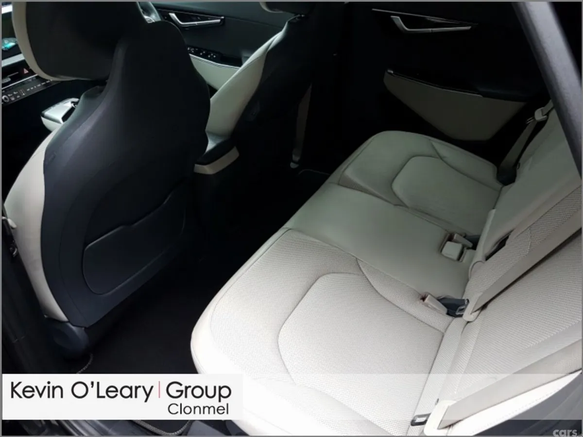 Kia EV6 MPV, Electric, 2023, Black