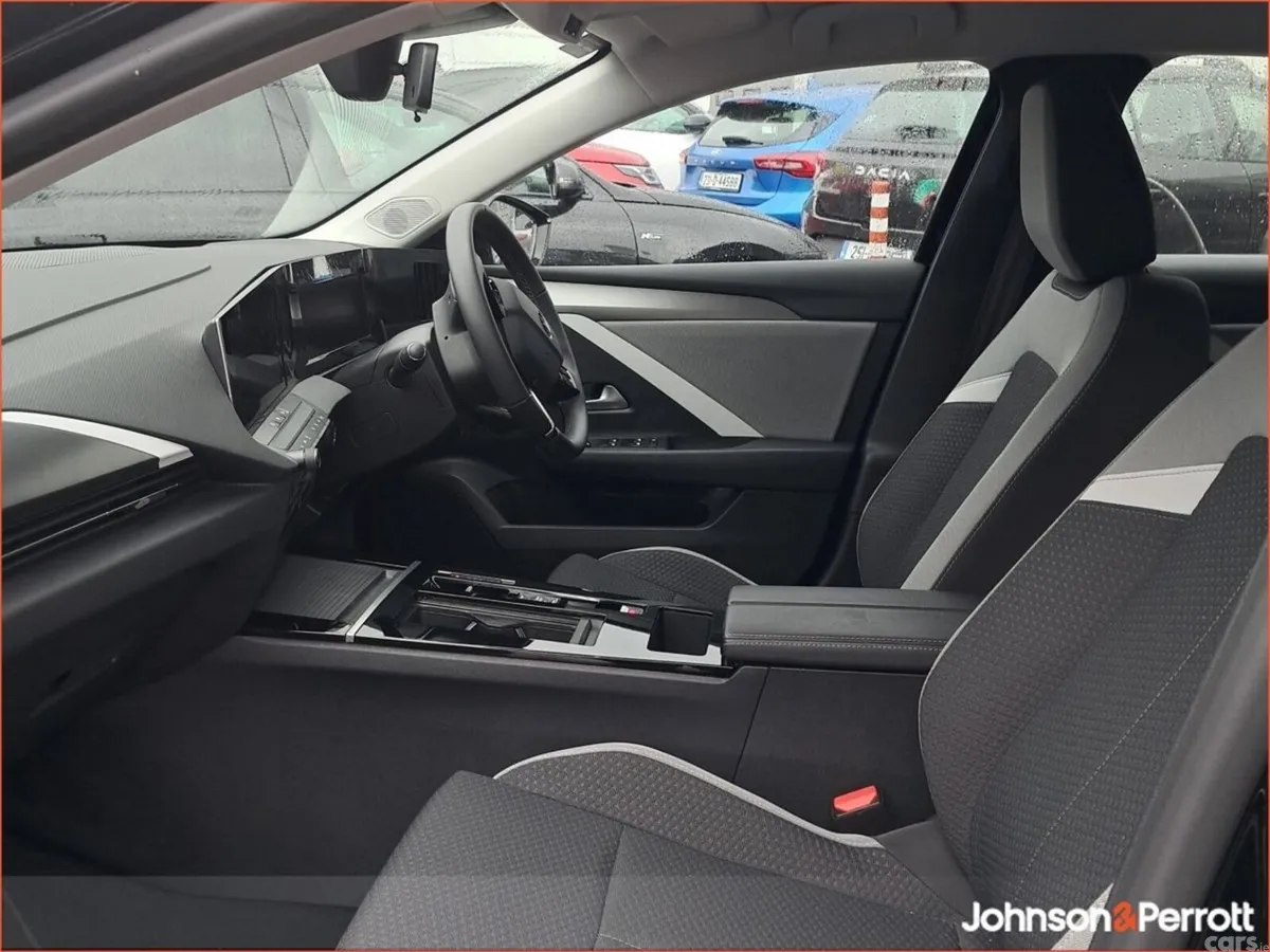 Opel Astra Hatchback, Electric, 2025, Black
