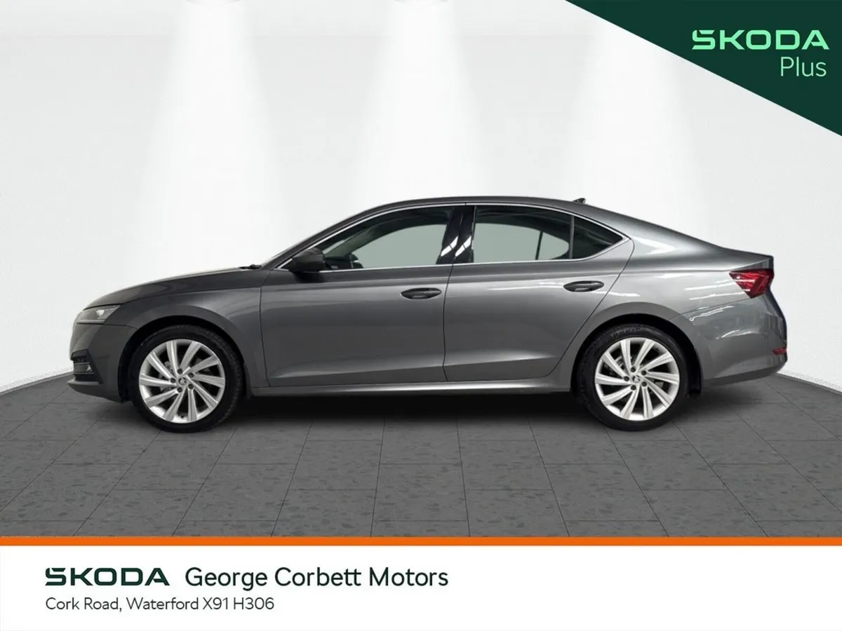Skoda Octavia Saloon, Diesel, 2023, Grey