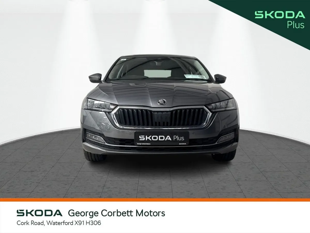 Skoda Octavia Saloon, Diesel, 2023, Grey