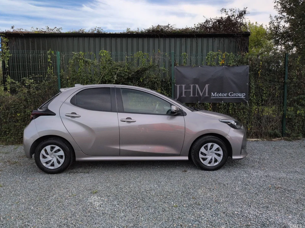 Toyota Yaris Hatchback, Petrol, 2022, Brown