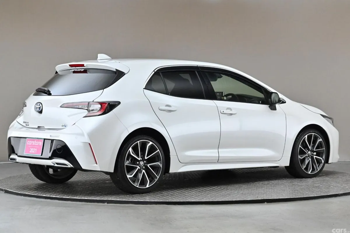 Toyota Corolla Hatchback, Petrol Hybrid, 2021, White