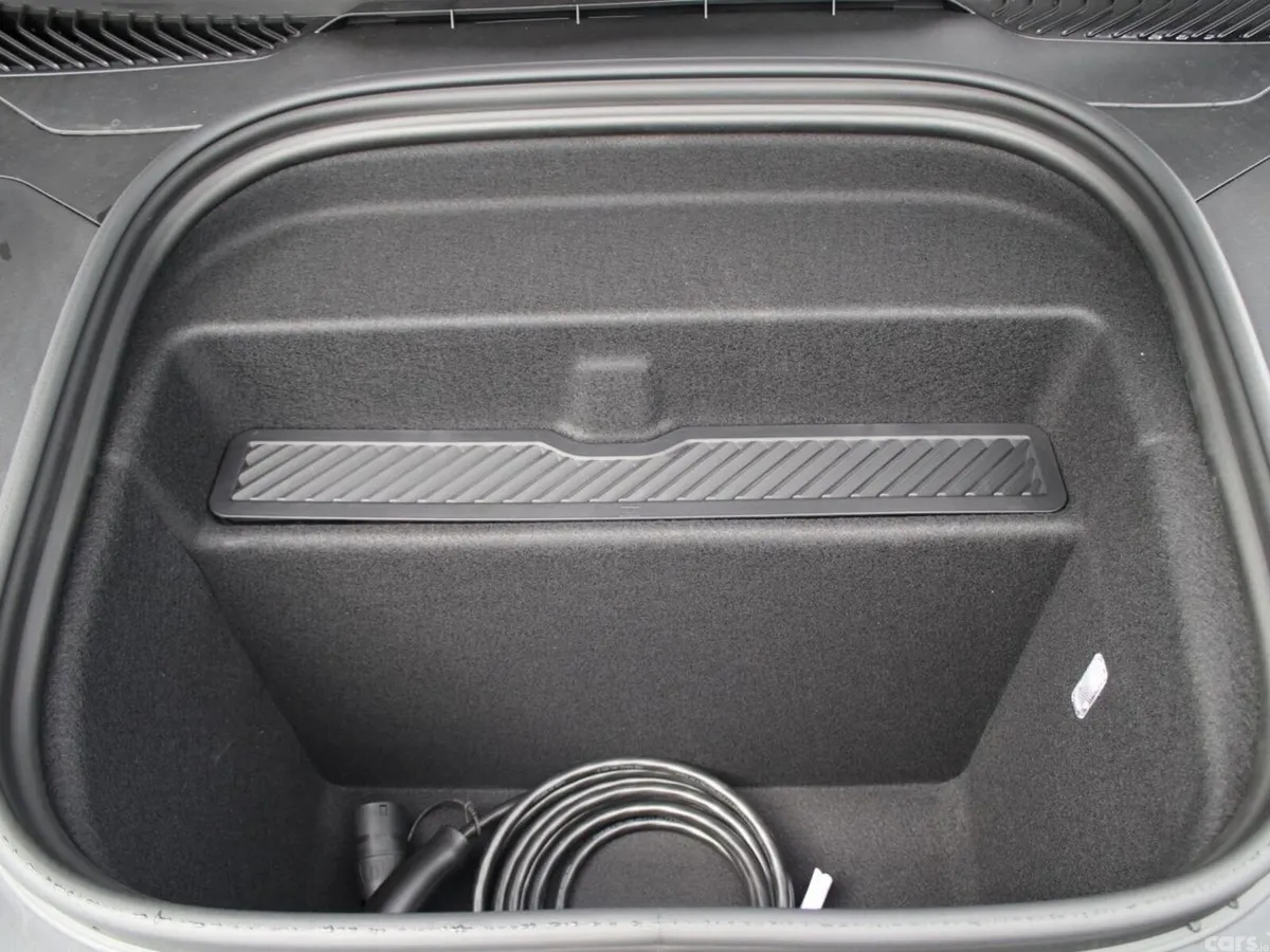 Porsche Cayenne SUV, Electric, 2026, Black