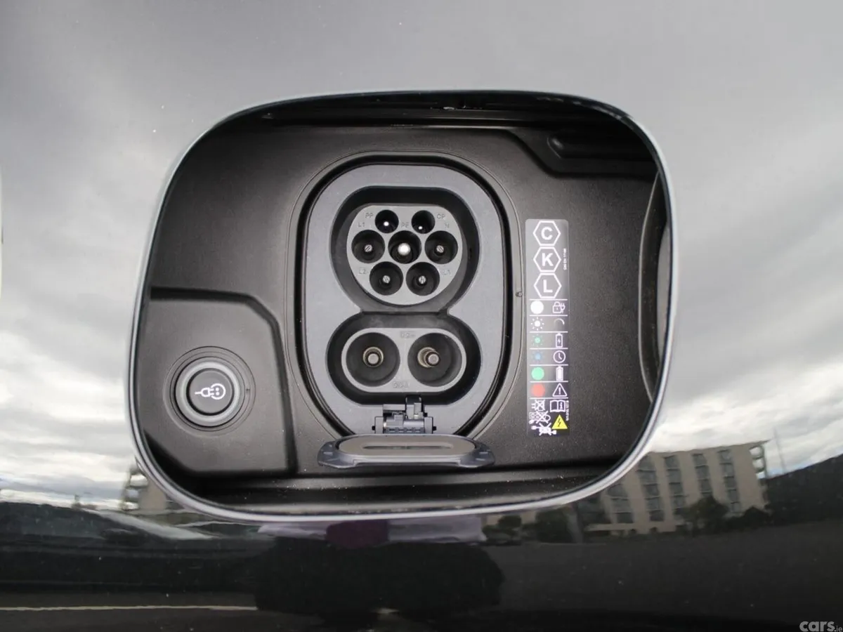 Porsche Cayenne SUV, Electric, 2026, Black