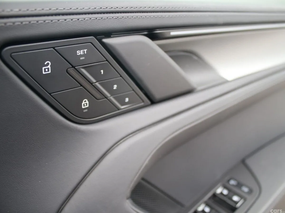 Porsche Cayenne SUV, Electric, 2026, Black