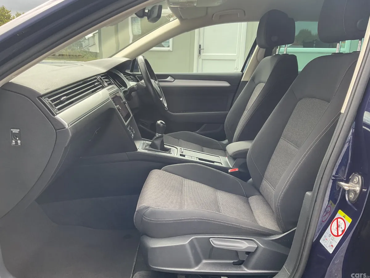 Volkswagen Passat Estate, Diesel, 2018, Blue