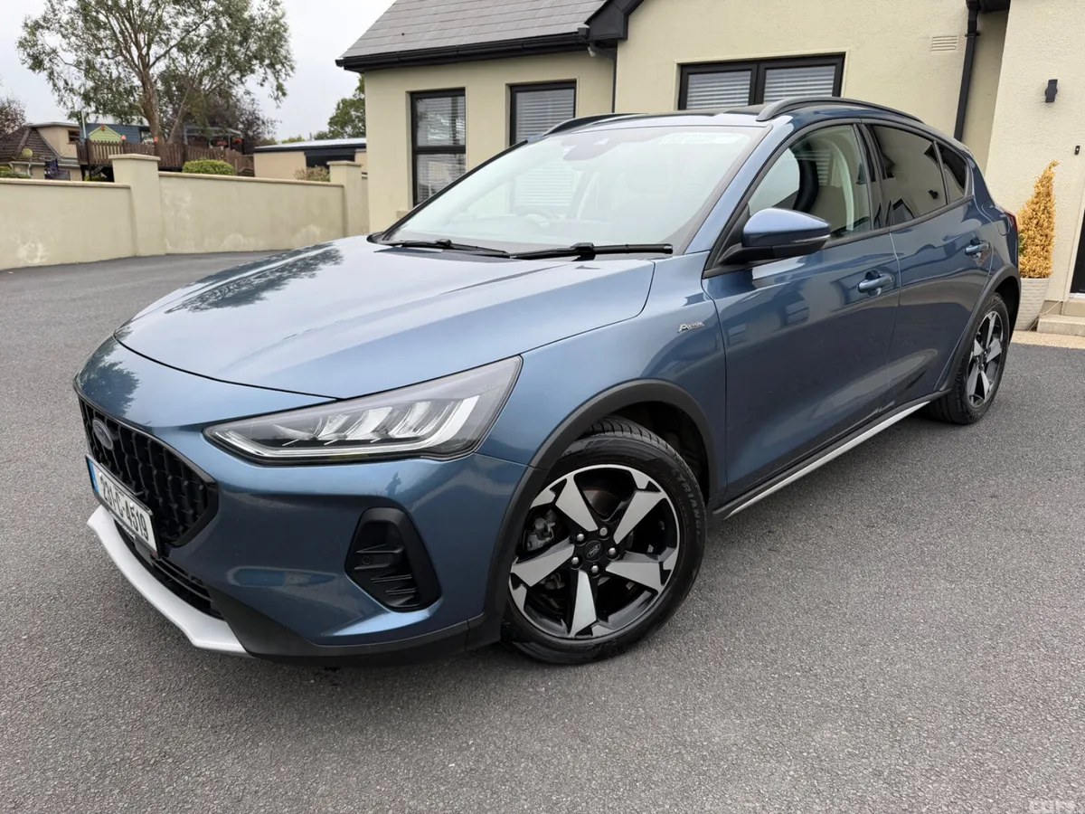 Ford Focus Hatchback, Petrol, 2023, Blue