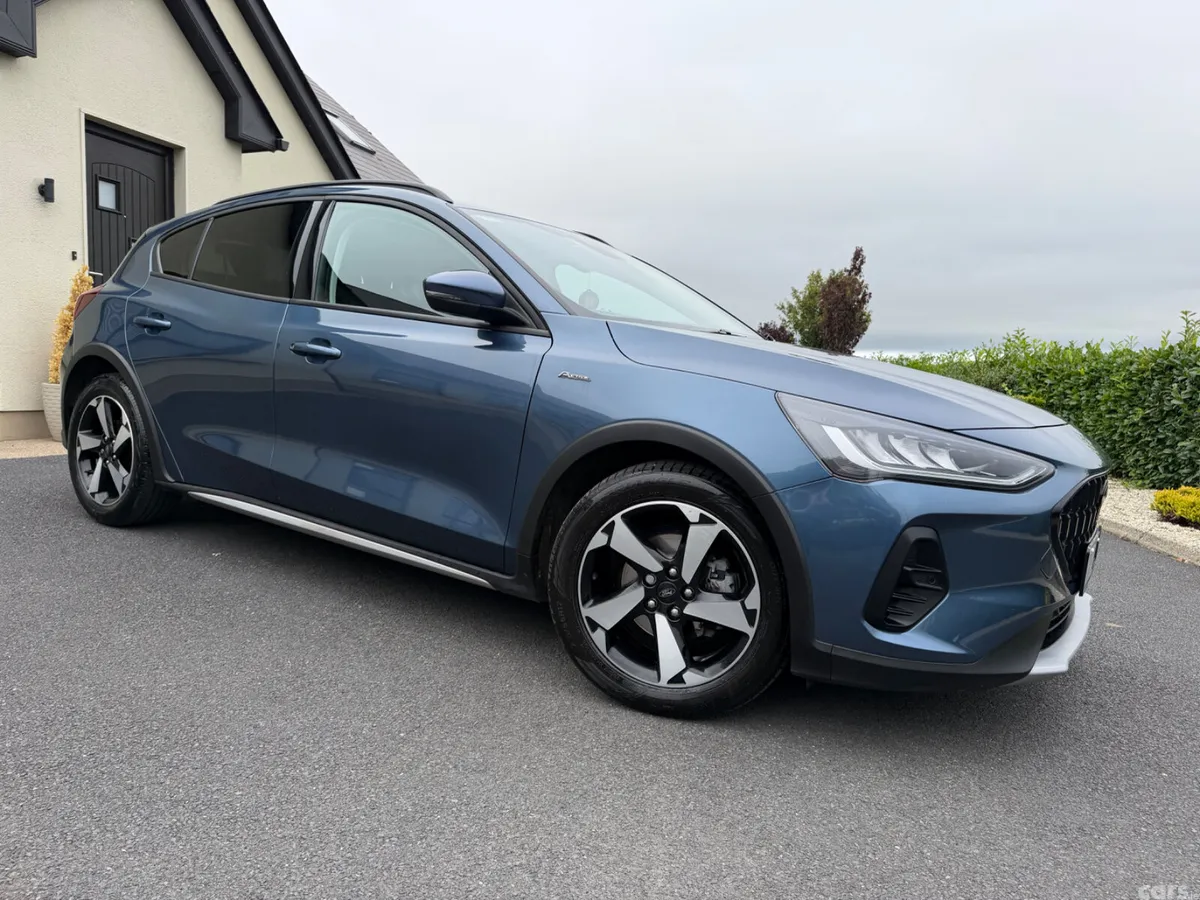Ford Focus Hatchback, Petrol, 2023, Blue